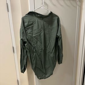 H&M shirt in green color size 10
